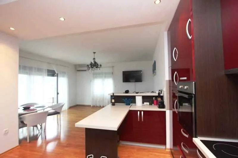 Prodaja, dvosoban stan, 82m², Rafailovići, Budva