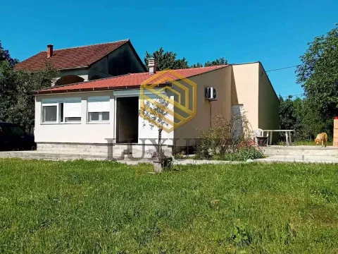 Kuća in Zeta