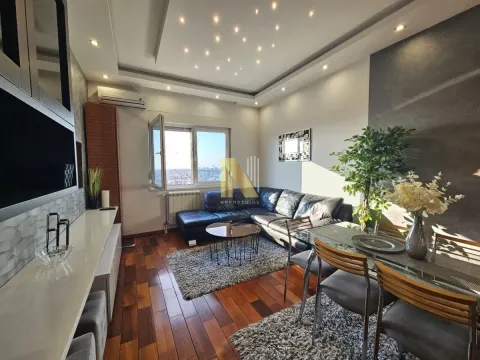 Izdavanje, dvosoban stan, 54m², Bulevar Evrope, Novi Sad Sve Podlokacije - image 1