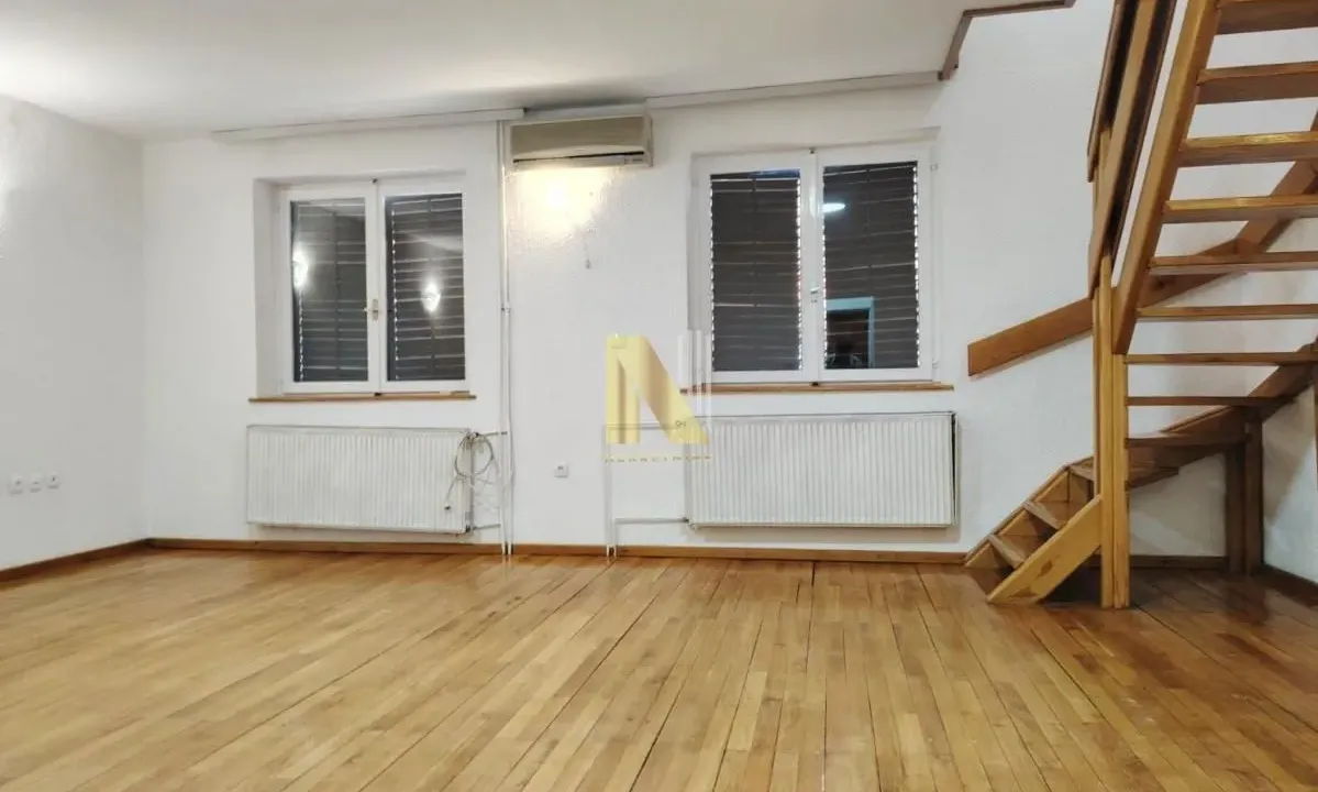 Izdavanje, kuća, 80m², Centar, Novi Sad