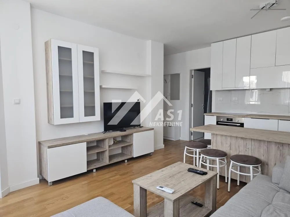 Izdavanje, dvosoban stan, 40m², Petrovaradin, Novi Sad