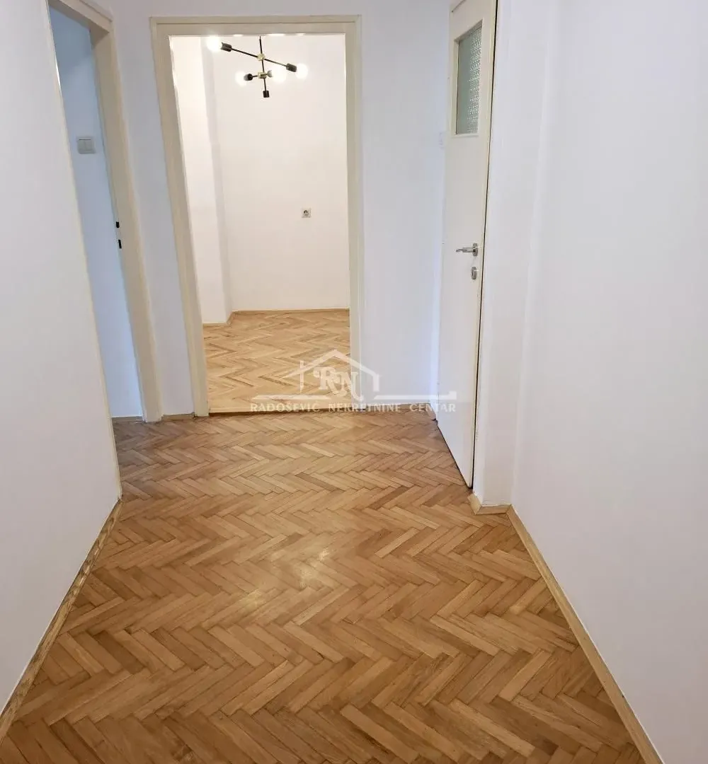 Prodaja, jednosoban stan, 38m², Vračar Centar, Vračar Sve Podlokacije