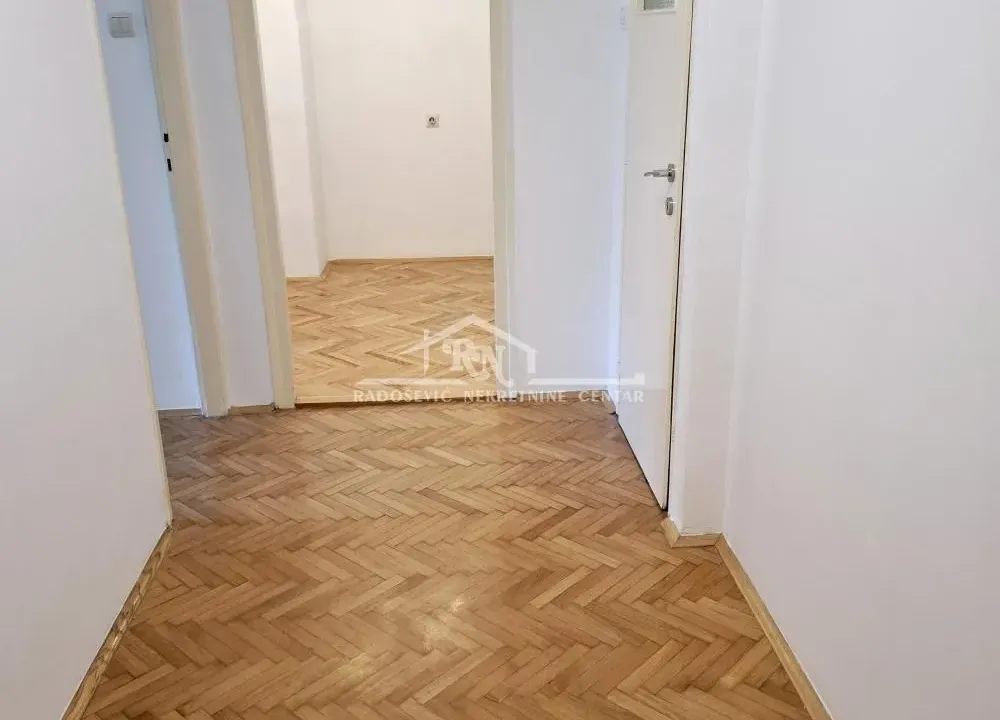Prodaja, jednosoban stan, 38m², Vračar Centar, Vračar Sve Podlokacije