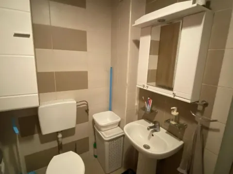 Izdavanje, dvosoban stan, 50m², Lazi, Budva - image 6