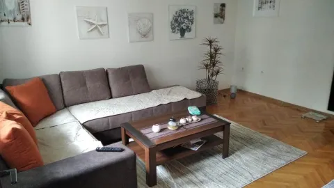 Izdavanje, dvosoban stan, 84m², Centar, Podgorica - image 18