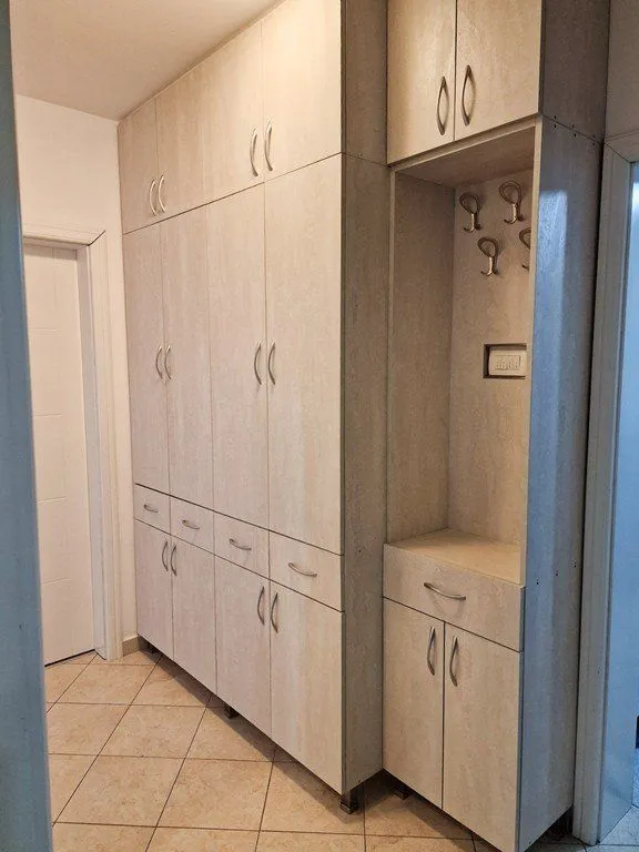 Izdavanje, dvosoban stan, 60m², Zabjelo, Podgorica