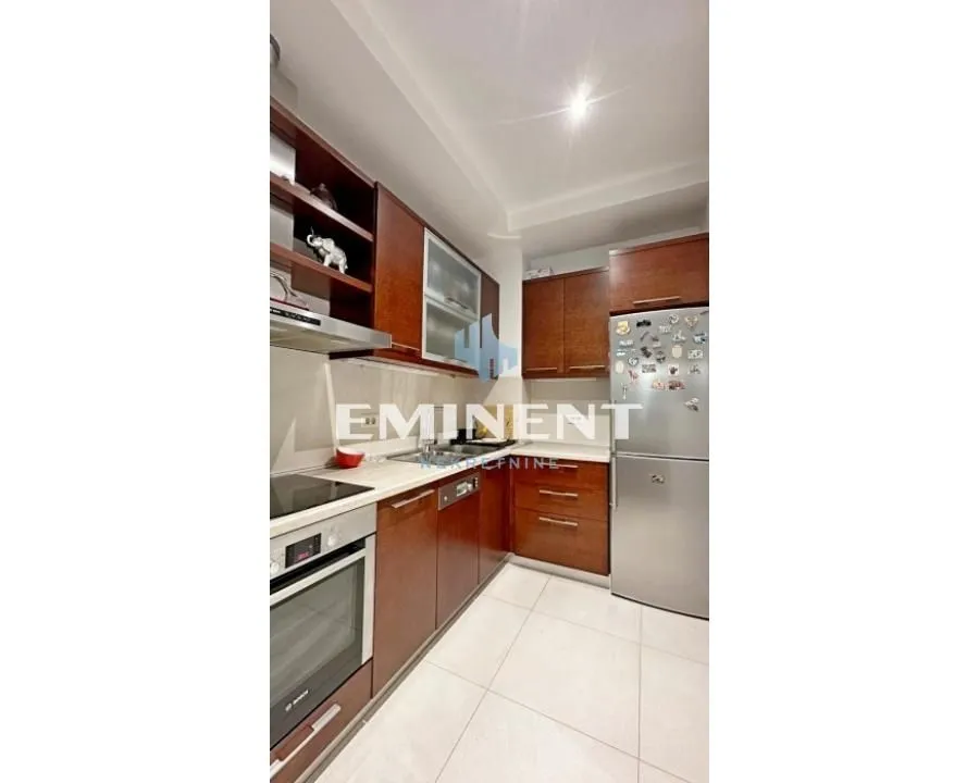 Izdavanje, dvosoban stan, 64m², Vračar Hram, Vračar Sve Podlokacije