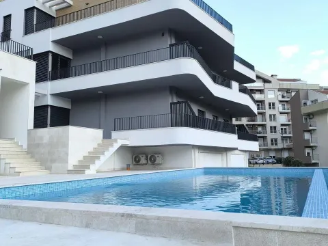 Sale, two bedroom apartment, 51m², Dobrota, Kotor - image 2