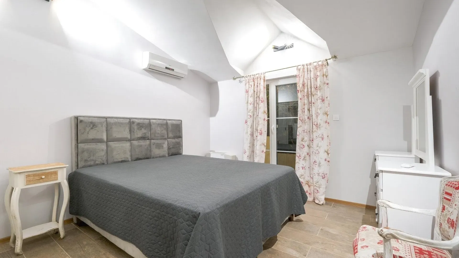 Prodaja, kuća, 198m², Dumidran, Tivat