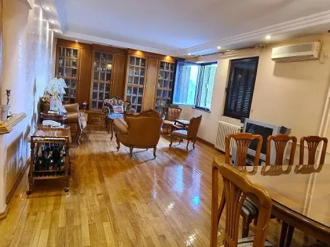 Izdavanje, četvorosoban stan, 100m2, Stari Grad, Beograd Izdavanje, četvorosoban stan, 100m2, Stari Grad, Beograd