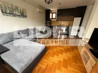 Izdavanje, trosoban stan, 88m², Čubura, Beograd