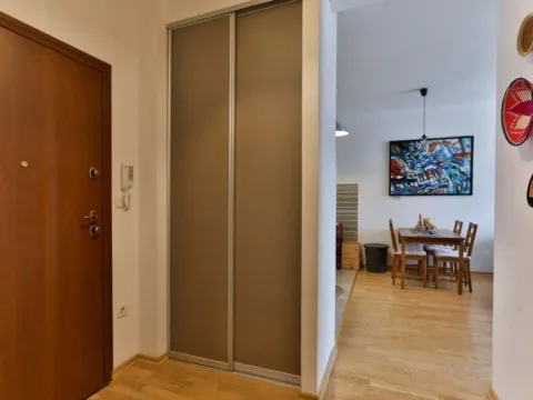 Daily-rent, two bedroom apartment, 60m², Centar, Budva - image 11