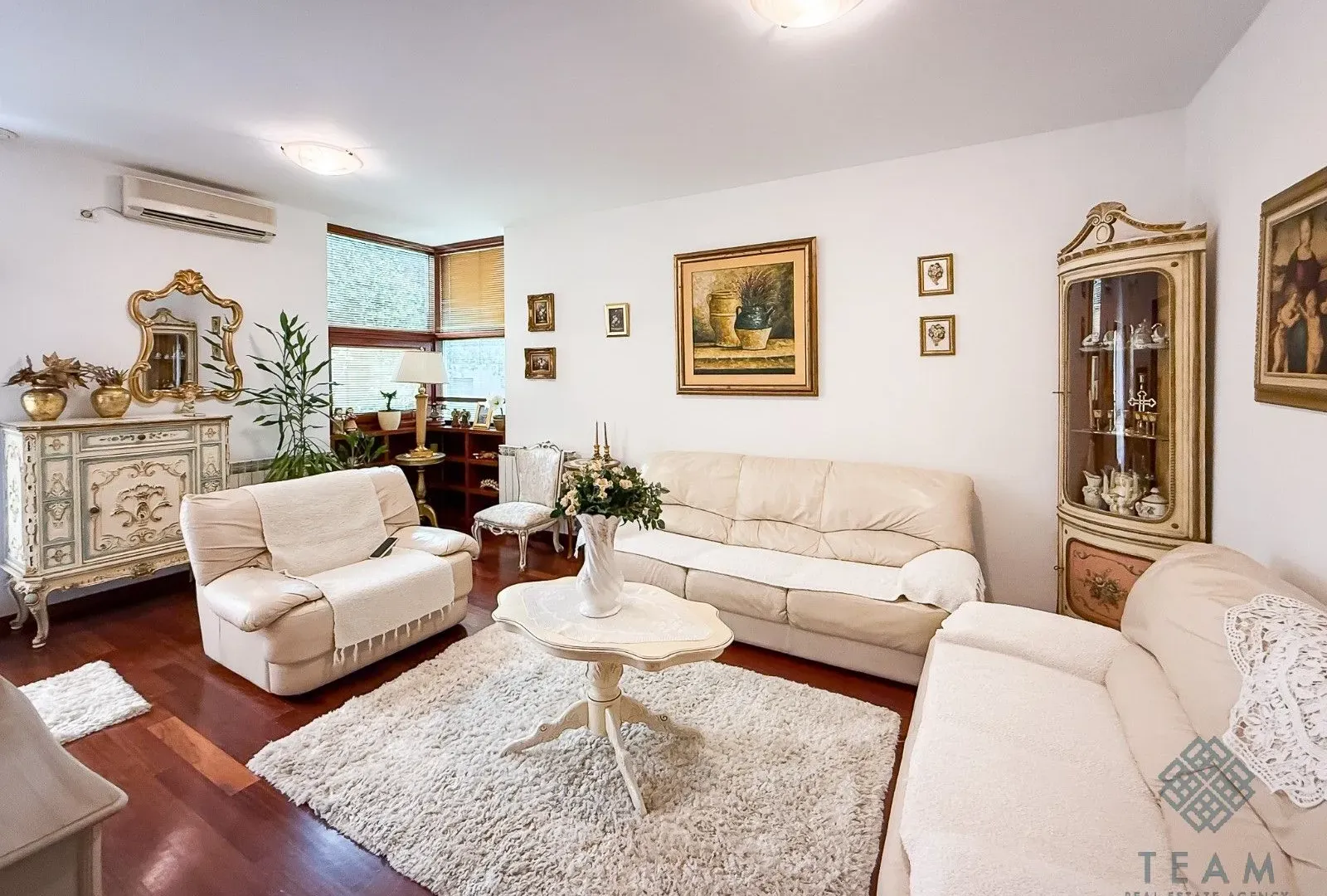 Izdavanje, trosoban stan, 100m², Gorica C, Podgorica