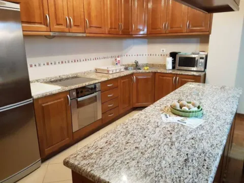 Izdavanje, trosoban stan, 90m², Velji Vinogradi, Budva - image 10