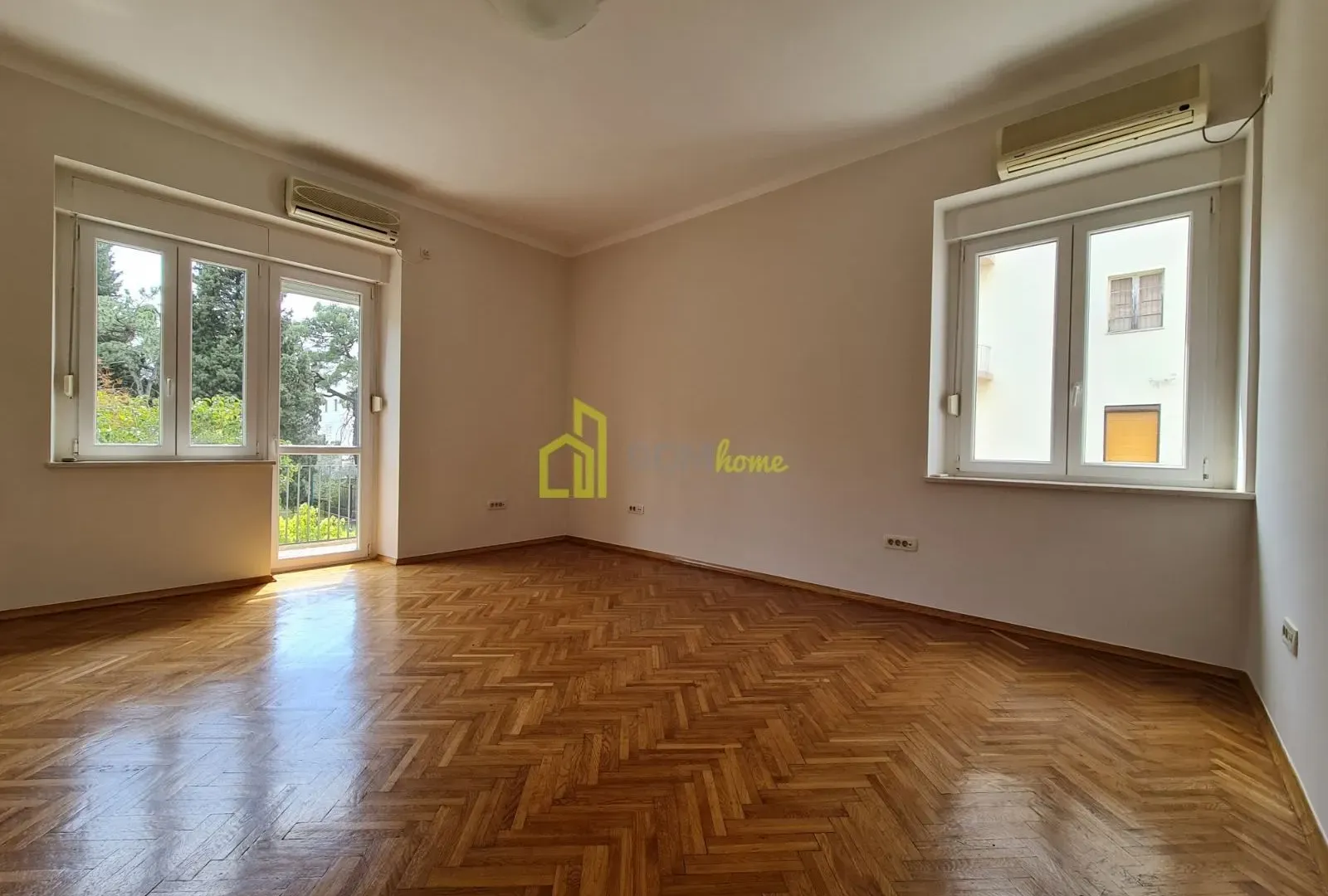 Rent, office space, 110m², Centar, Podgorica