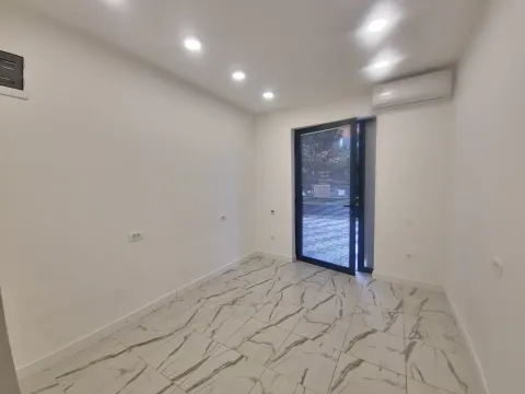 Rent, office space, 32m², Budva, Crna Gora - image 1