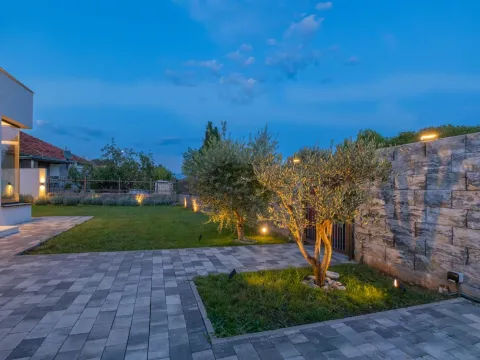 Rent, house, 180m², Gornja Gorica, Podgorica - image 3