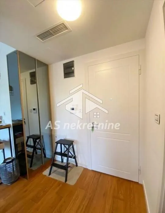 Izdavanje, dvosoban stan, 41m², Savski Venac, Beograd
