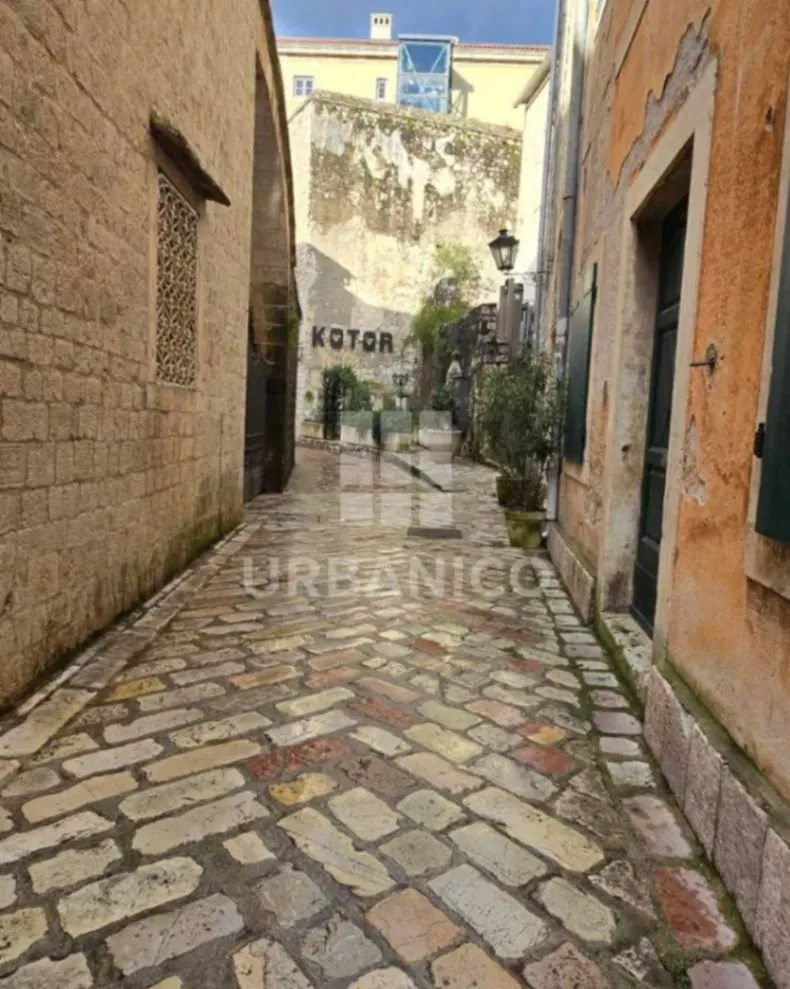Prodaja, trosoban stan, 72m², Stari Grad Kotor, Kotor