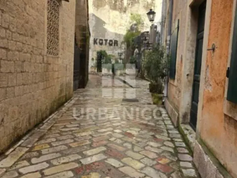 Prodaja, trosoban stan, 72m², Stari Grad Kotor, Kotor - image 3