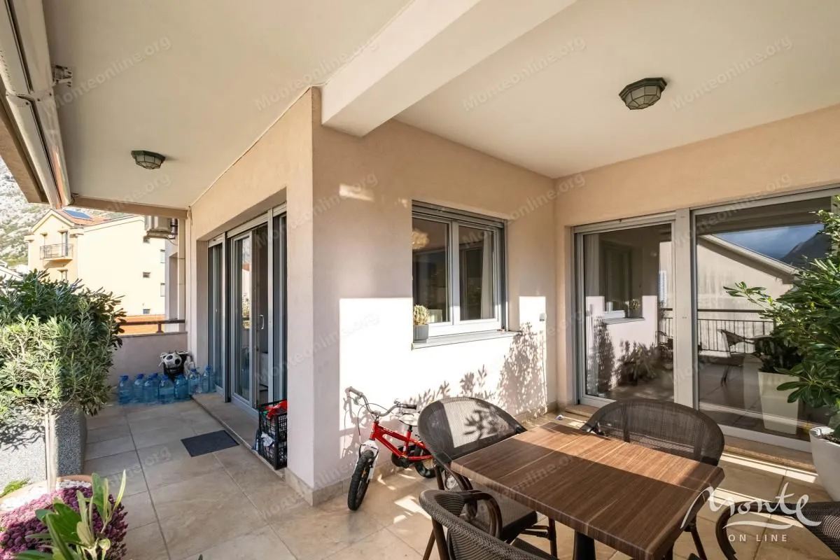 Prodaja, trosoban stan, 114m², Dobrota, Kotor