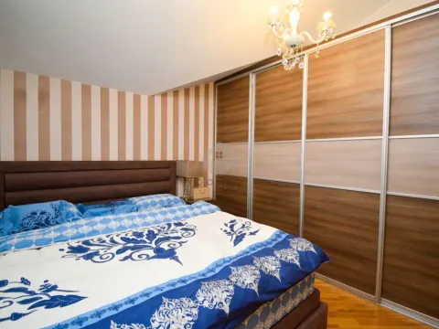 Izdavanje, kuća, 300m², Zabjelo, Podgorica - image 14