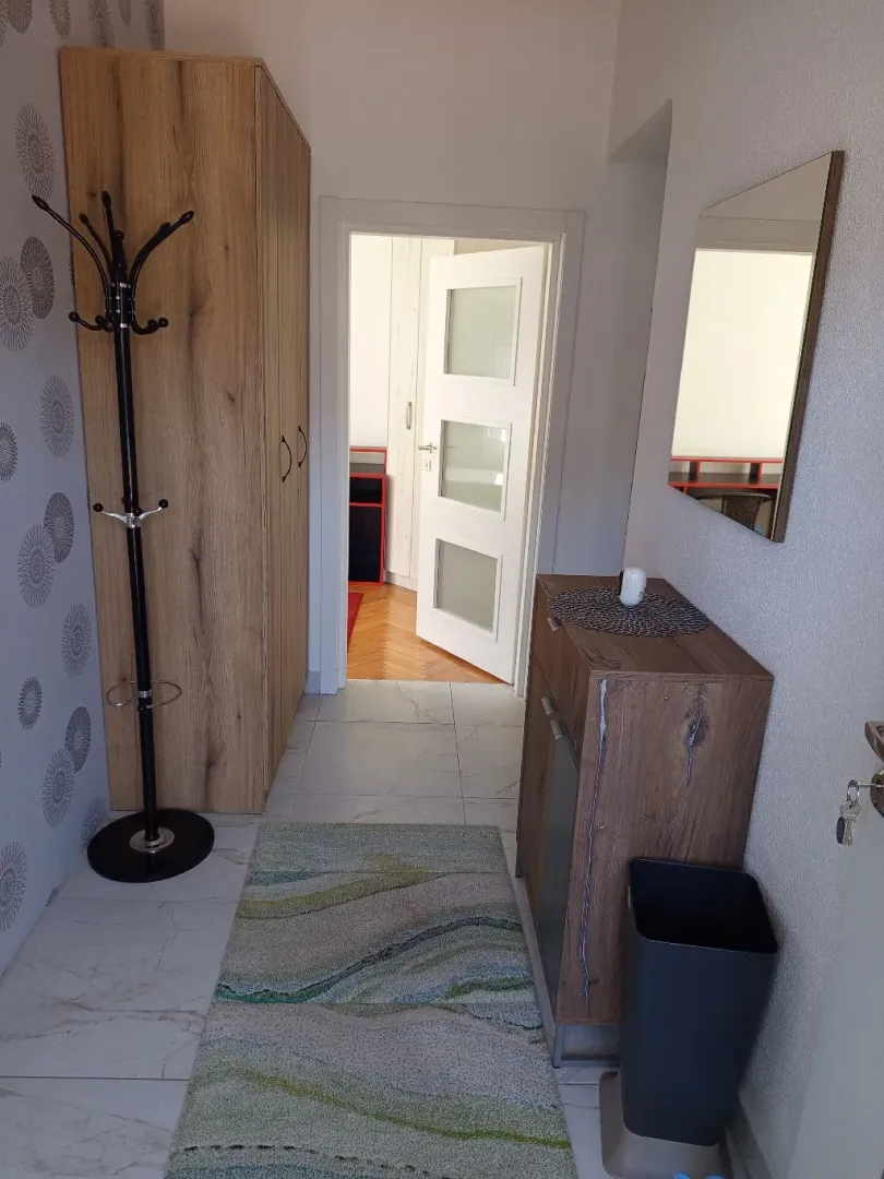 Izdavanje, dvosoban stan, 80m², Dalmatinska ulica, Podgorica