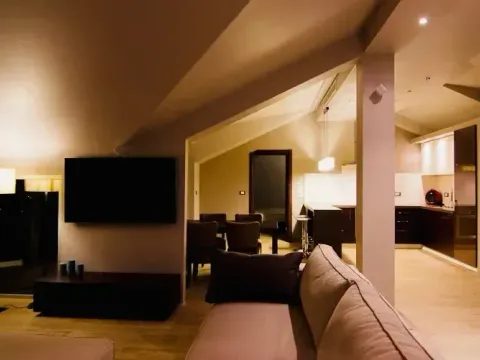 Izdavanje, stan, 130m², Kotor, Crna Gora - image 3