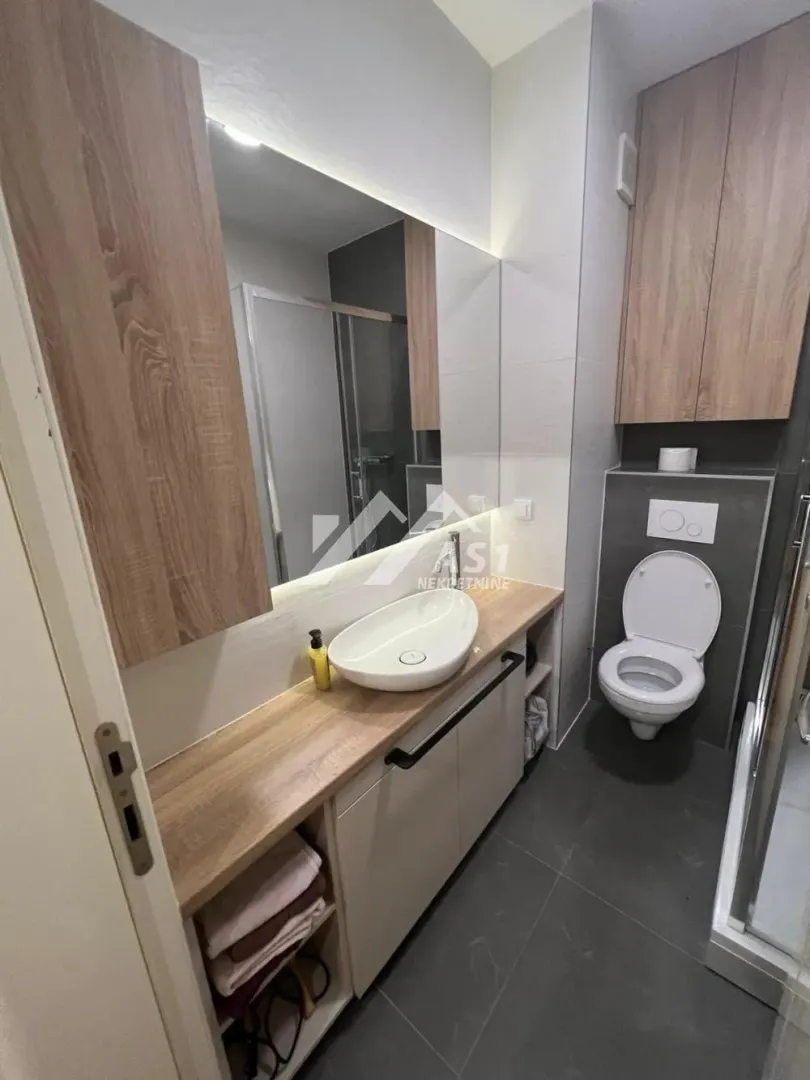 Izdavanje, jednosoban stan, 42m², Bulevar Oslobodjenja, Novi Sad Sve Podlokacije