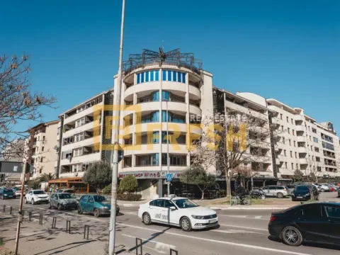 Prodaja, trosoban stan, 127m², Preko Morače, Podgorica - image 1