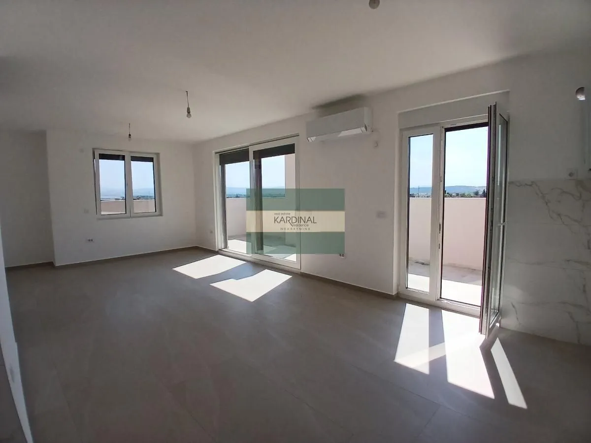 Prodaja, trosoban stan, 76m², Sarina Medja, Jagodina