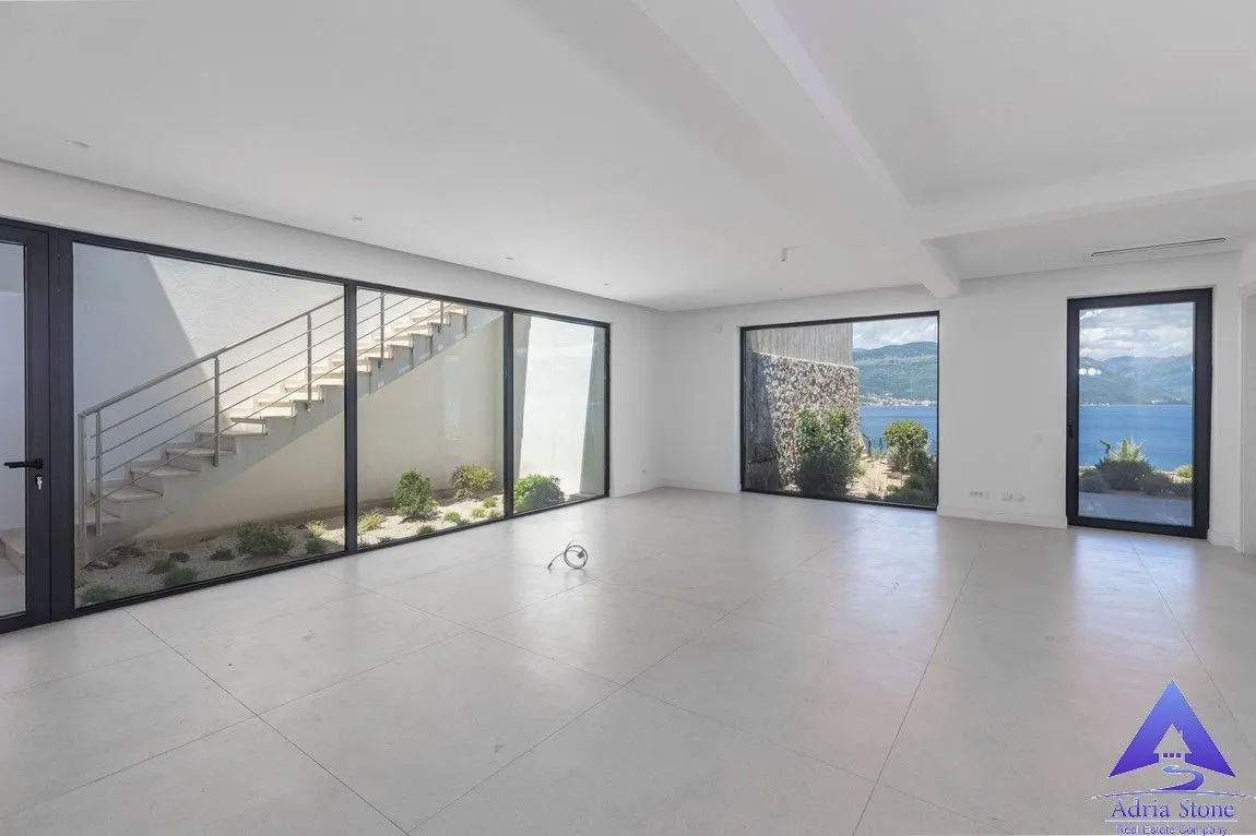 Prodaja, kuća, 328m², Krašići, Tivat
