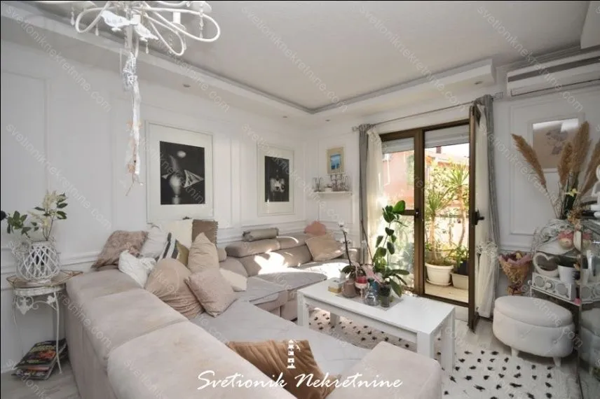Prodaja, dvosoban stan, 93m², Baošići, Herceg Novi