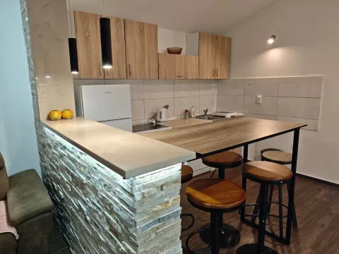 Rent, two bedroom apartment, 100m², Budva, Crna Gora - image 14
