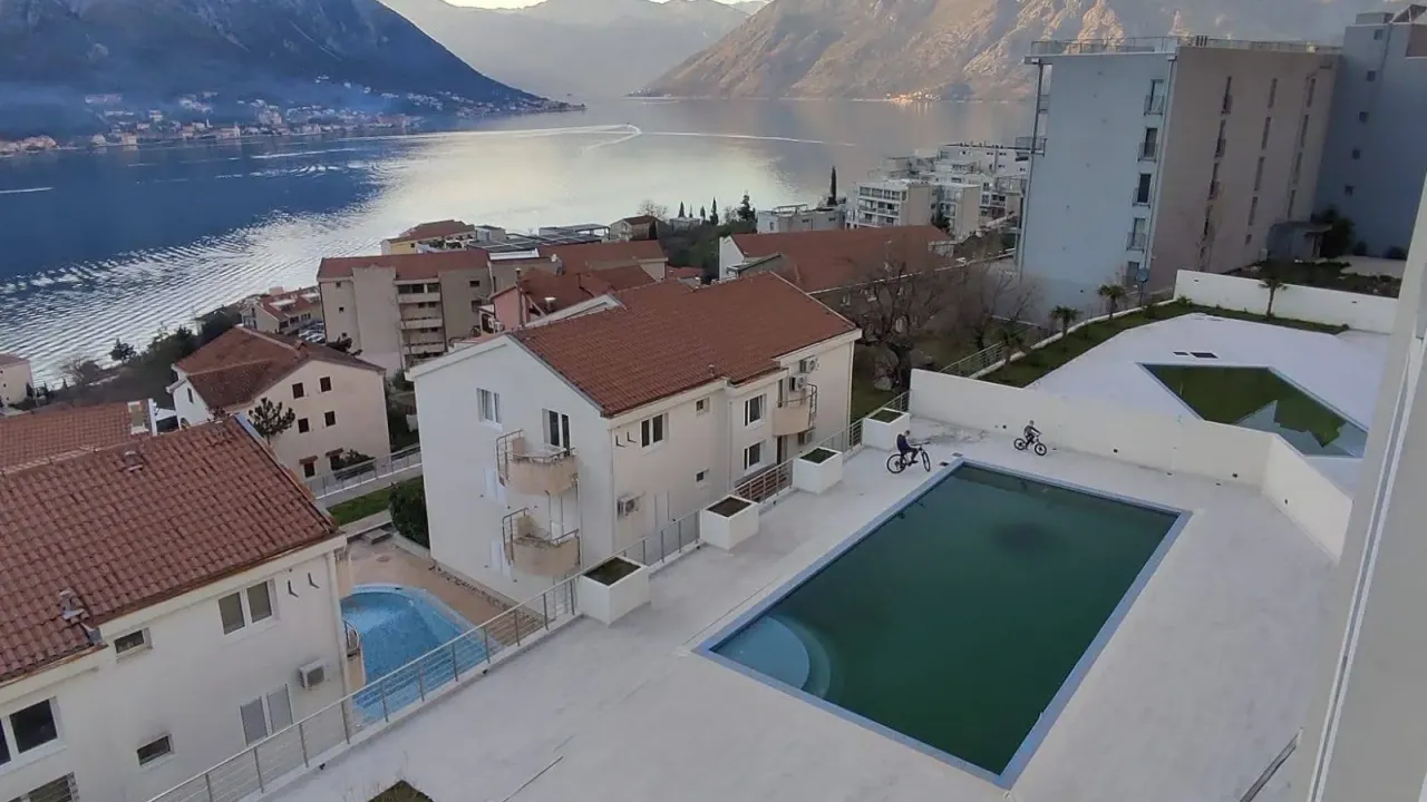 Prodaja, jednosoban stan, 57m², Dobrota, Kotor