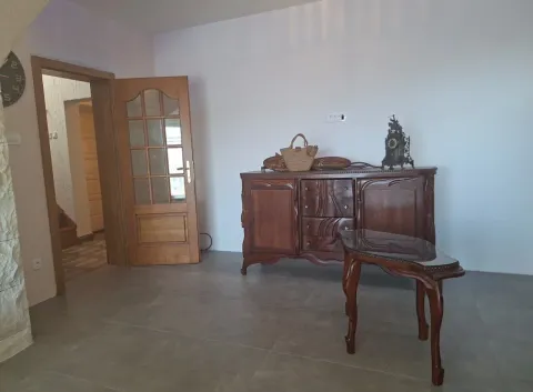 Izdavanje, četvorosoban stan, 150m², Sasovići, Herceg Novi - image 14