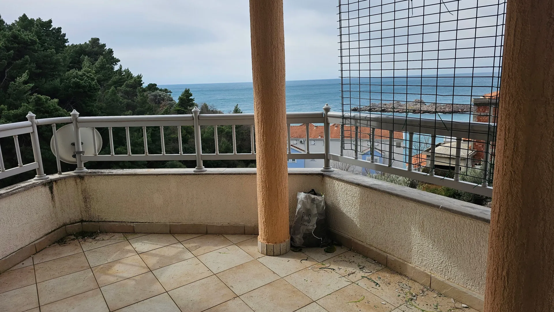 Sale, three bedroom apartment, 146m², Sveti Stefan, Budva