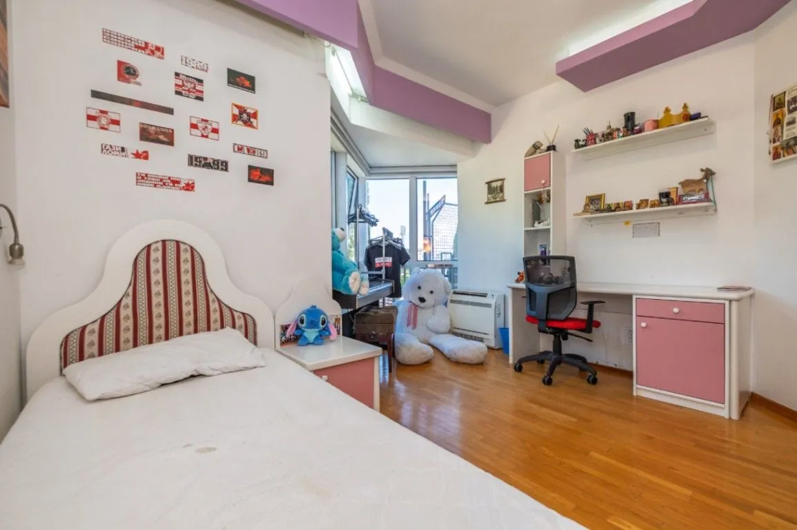 Prodaja, trosoban stan, 136m², Centar, Podgorica