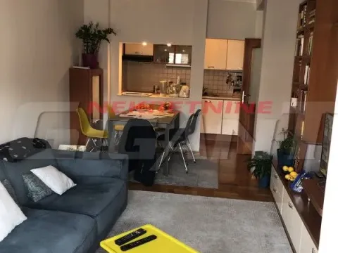 Prodaja, četvorosoban stan, 86m², Autokomanda, Voždovac Sve Podlokacije