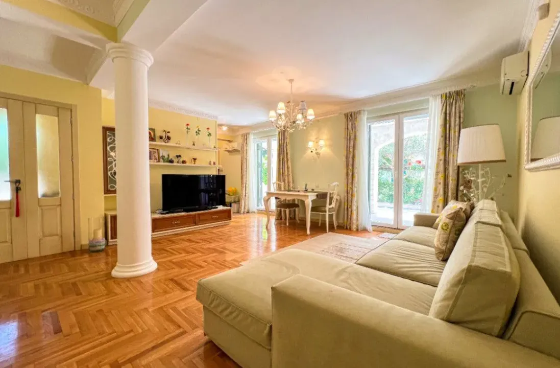 Sale, two bedroom apartment, 169m², Savina, Herceg Novi