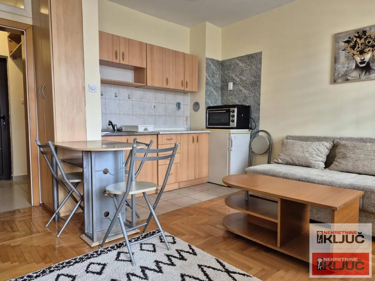 Izdavanje, garsonjera, 26m², Kej, Novi Sad Sve Podlokacije