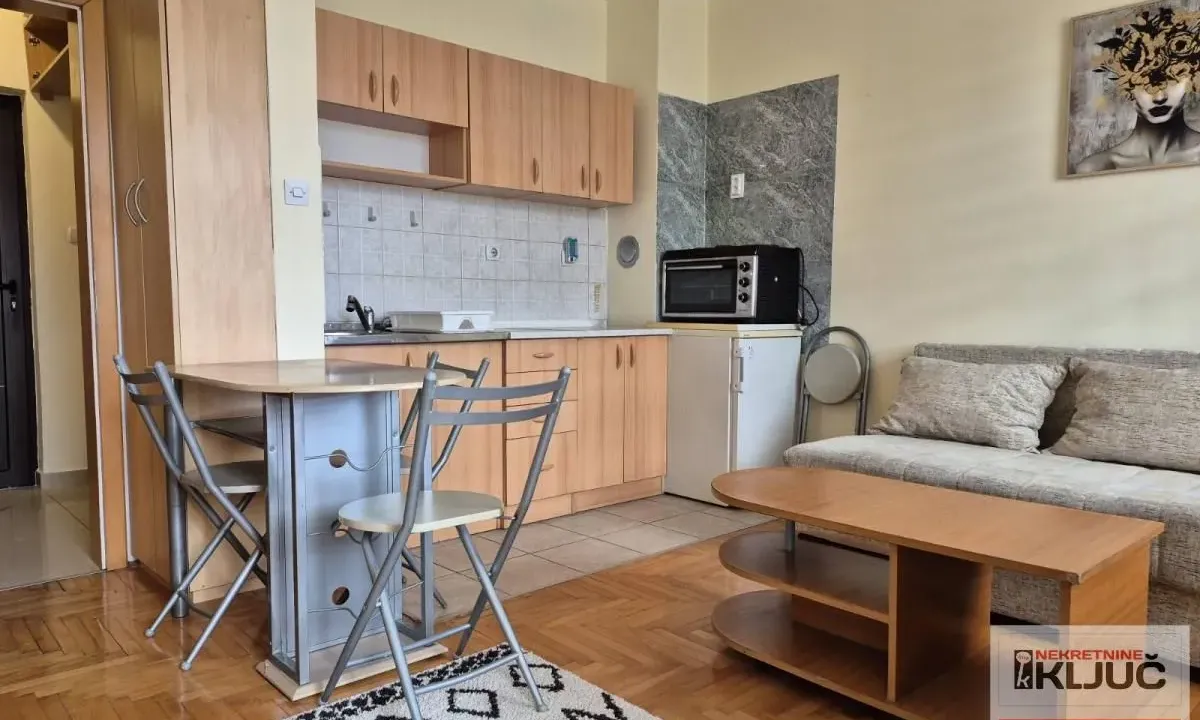 Izdavanje, garsonjera, 26m², Kej, Novi Sad Sve Podlokacije