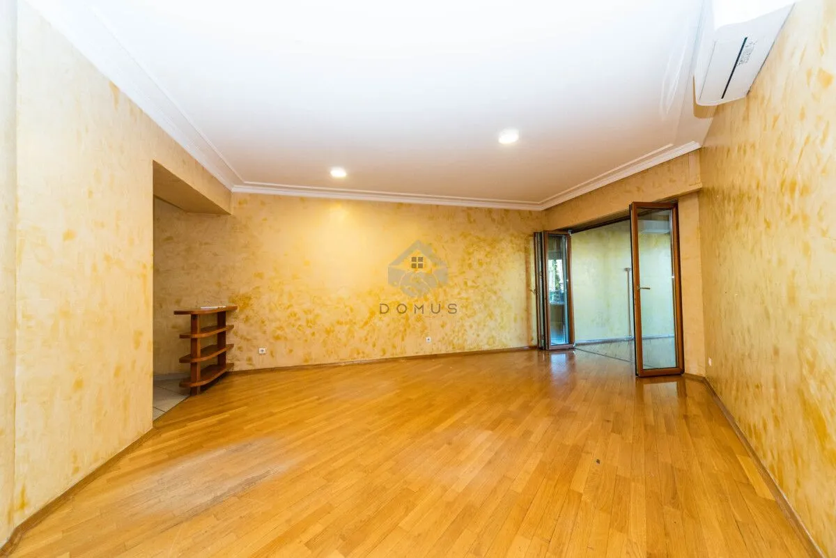 Izdavanje, dvosoban stan, 124m², Centar, Podgorica