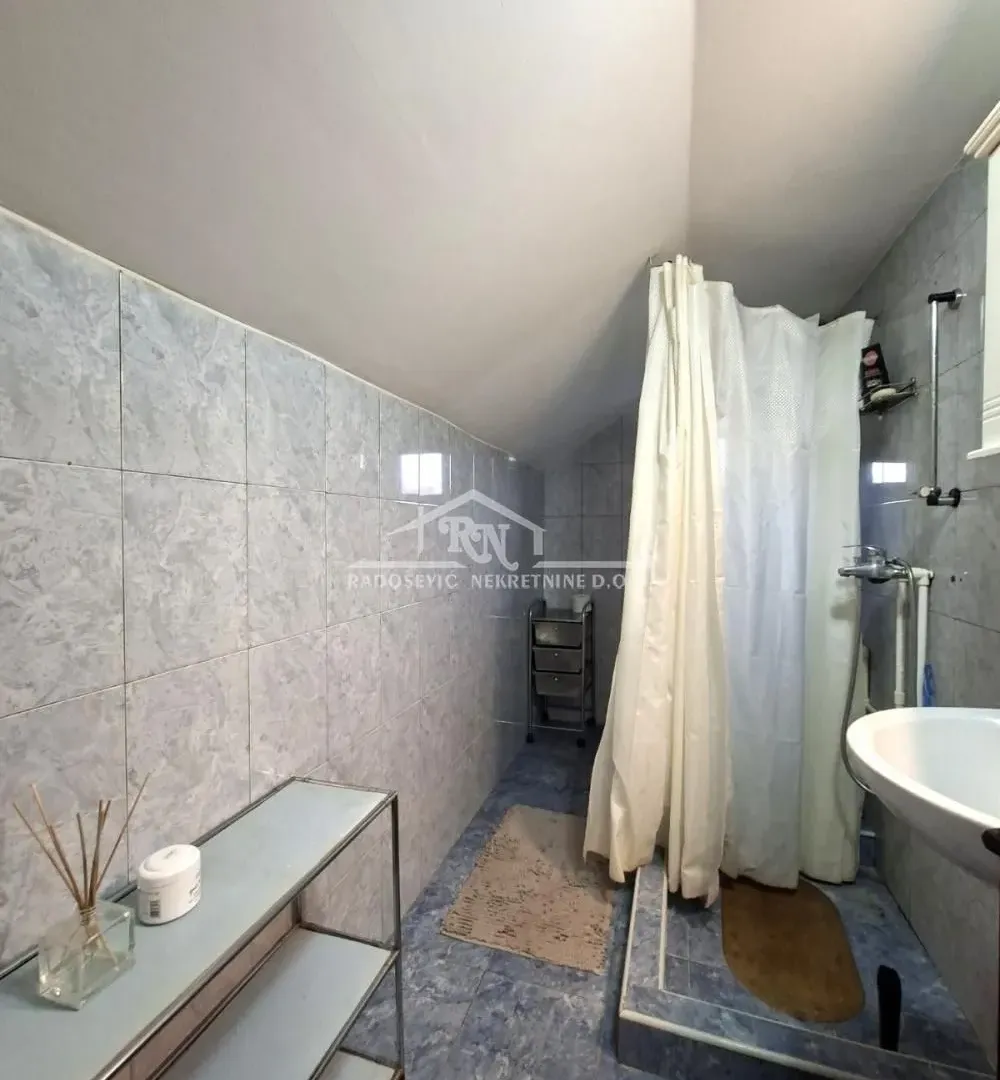 Sale, house, 208m², Voždovac Sve Podlokacije, Beograd