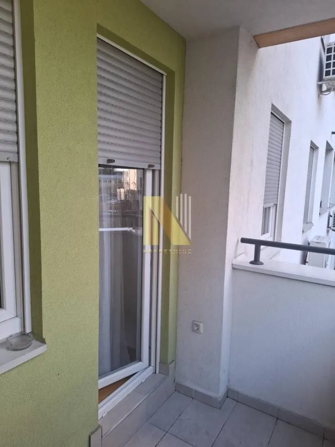 Izdavanje, jednosoban stan, 37m², Rotkvarija, Novi Sad Sve Podlokacije