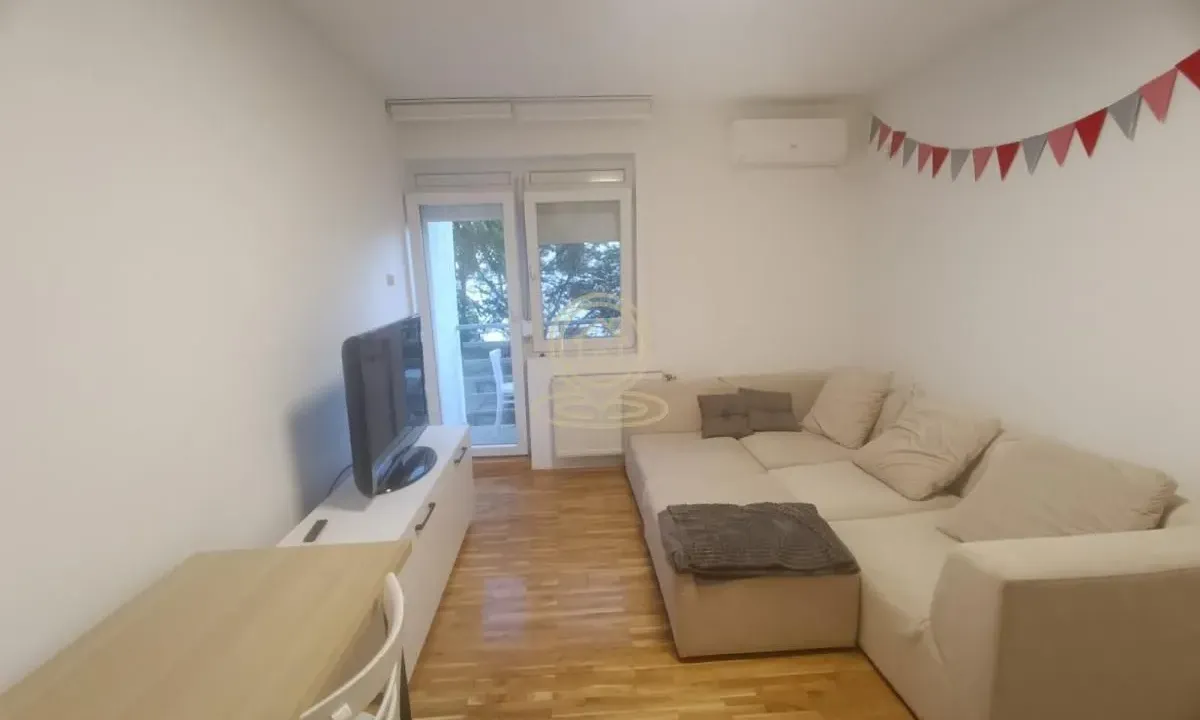 Rent, one bedroom apartment, 50m², Grbavica, Novi Sad Sve Podlokacije