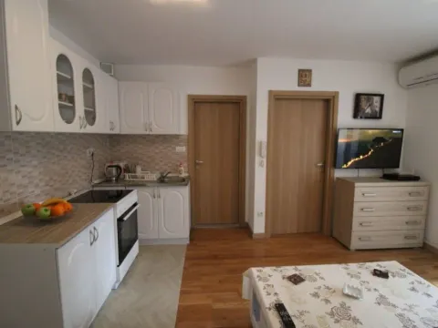 Prodaja, jednosoban stan, 33m², Centar, Podgorica - image 3