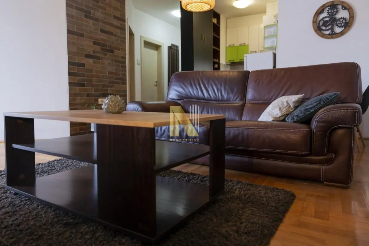 Izdavanje, dvosoban stan, 47m², Bulevar Oslobodjenja, Novi Sad Sve Podlokacije