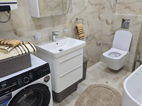 Izdavanje, dvosoban stan, 110m², Zagorič, Podgorica - image 14