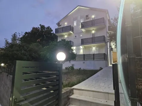 Rent, three bedroom apartment, 90m², Nemila, Herceg Novi - image 9